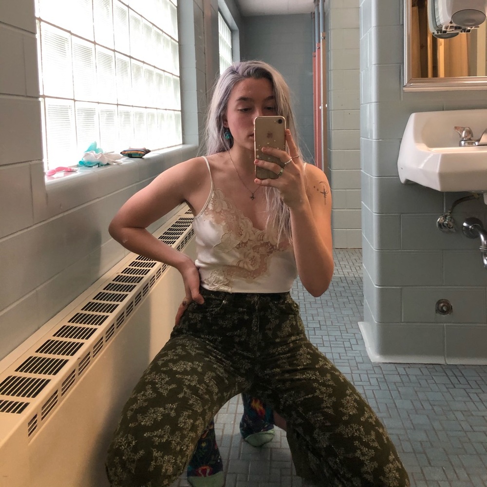 High-waisted patterned pants